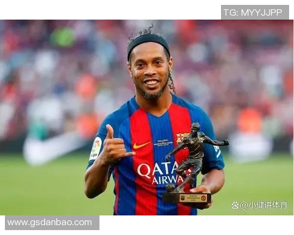 小罗与大罗的足球传奇对决与友谊揭秘足球世界的双子星光辉岁月